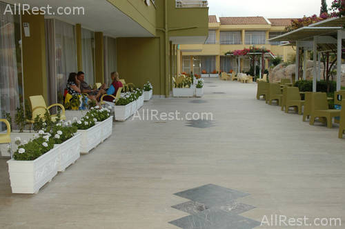 Elegan Garden Hotel 14